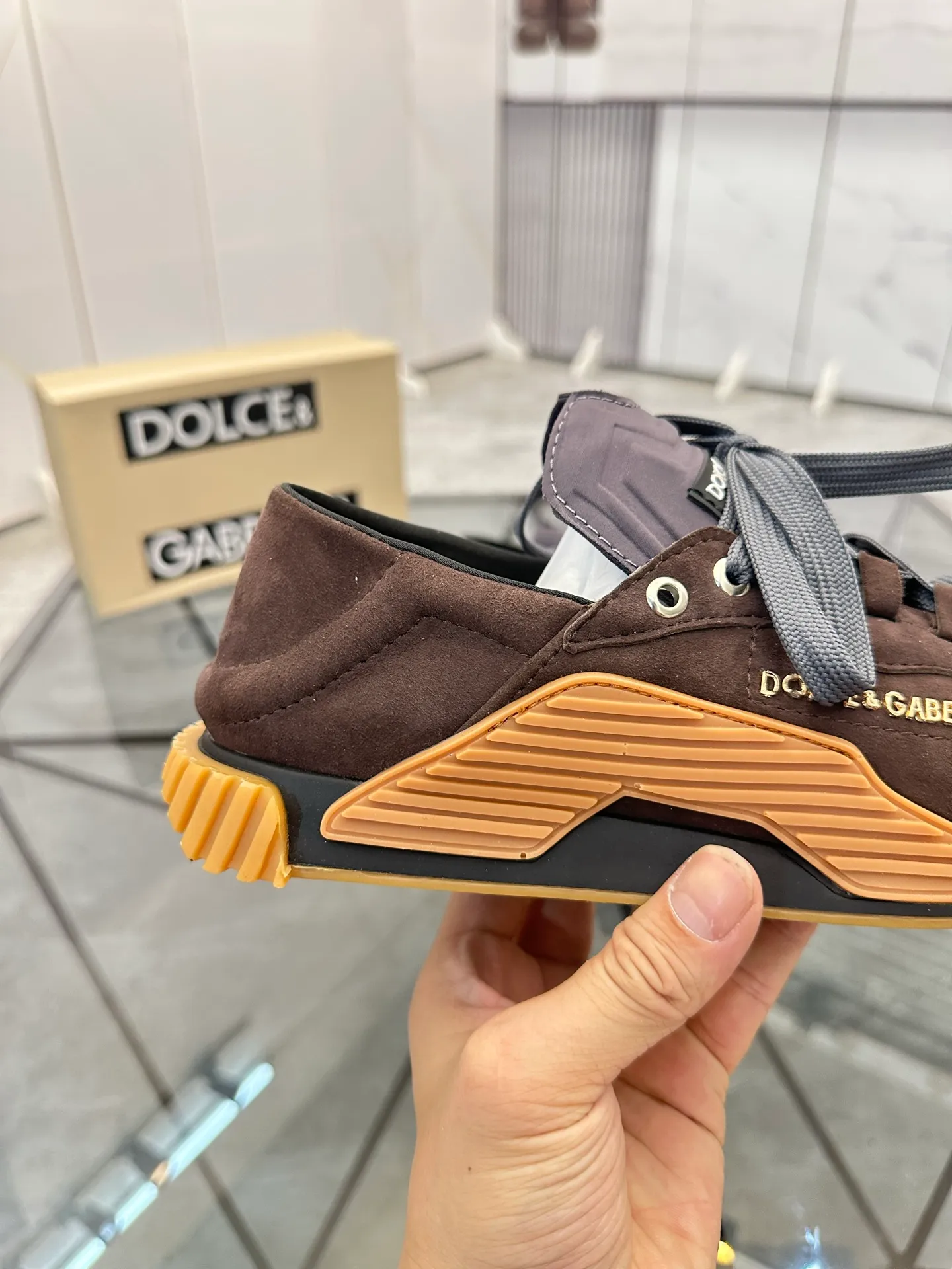 Men's shoes: 💰P460¥ Product trademark: DG "Dolce & Gabbana*" low-top sneakers Regular size: 35-44 (can be customized to 45.46.) Couple style Product materials: imported nubuck leather upper, breathable lining, original outsole. Number: 803
